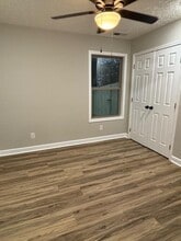 1050 Moore St in Milan, TN - Building Photo - Building Photo