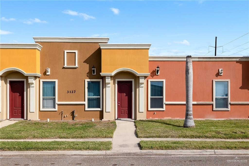 3127 Scottland Dr, Unit 2 in Edinburg, TX - Building Photo