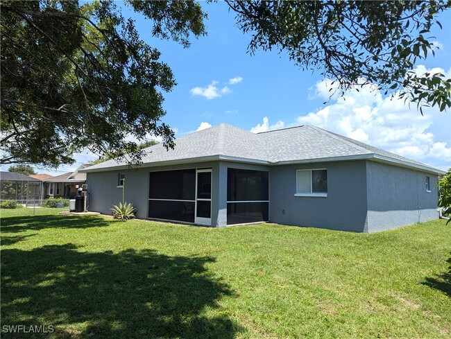 1004 NE 3rd Ave in Cape Coral, FL - Building Photo - Building Photo