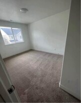 4198 W 2010 N in Eagle Mountain, UT - Building Photo