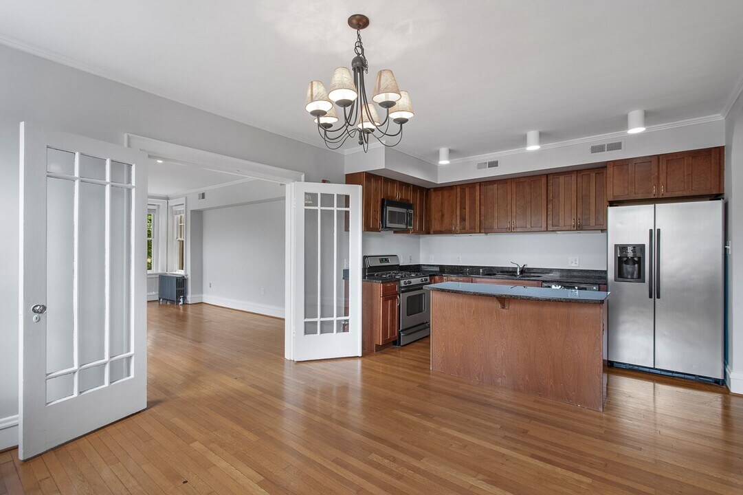 4 N Colonial Ave in Richmond, VA - Building Photo