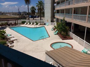 3938 Surfside Blvd, Unit 3126 in Corpus Christi, TX - Foto de edificio - Building Photo