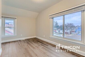 2200 E 38th St in Minneapolis, MN - Building Photo - Building Photo