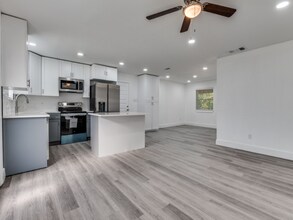 715 Botany Bay Dr in Dallas, TX - Building Photo - Building Photo