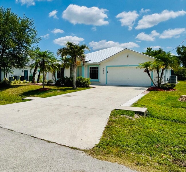 5473 NW Carla Ct in Port St. Lucie, FL - Building Photo - Building Photo