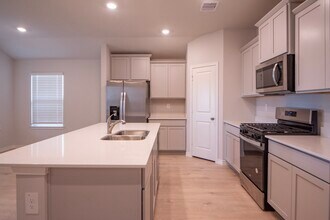902 Legrand St in Brenham, TX - Building Photo - Building Photo