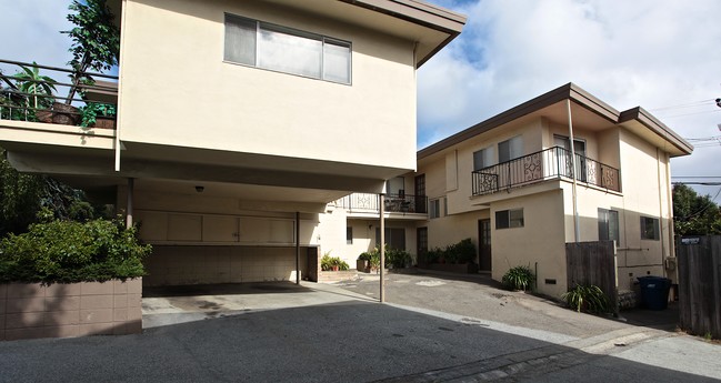 1209 W Hillsdale Blvd in San Mateo, CA - Foto de edificio - Building Photo