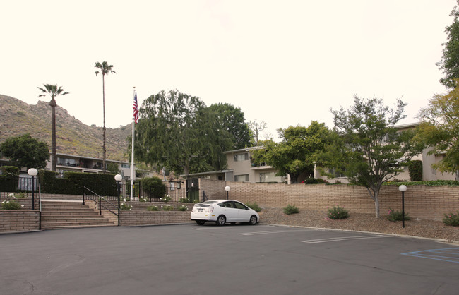 Braemar Co-Op Apartments in Riverside, CA - Foto de edificio - Building Photo