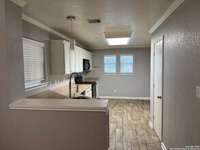 4906 Royal Stable in San Antonio, TX - Building Photo - Building Photo