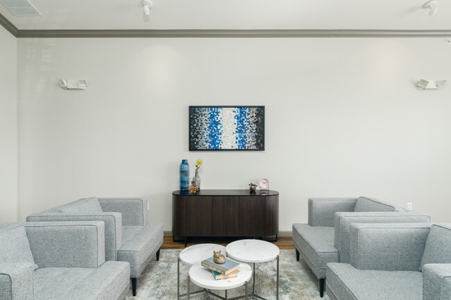 Celtic Crossing in St. Peters, MO - Building Photo - Interior Photo