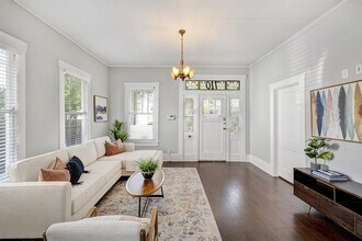 710 Woodland St in Houston, TX - Building Photo - Building Photo