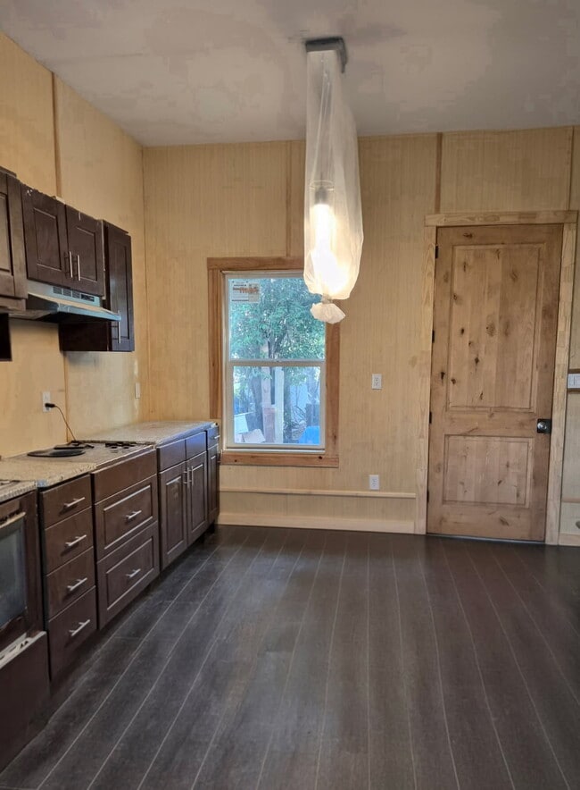 1206 S Comal in San Antonio, TX - Building Photo - Building Photo