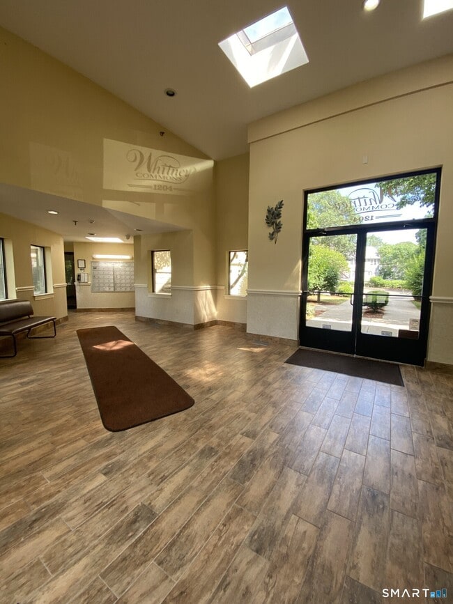 1204 Whitney Ave in Hamden, CT - Building Photo - Building Photo