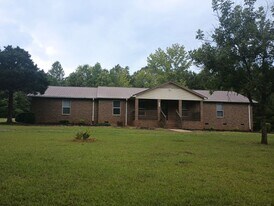 121 Gould Dr in Hodges, SC - Building Photo