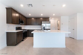 915 Jigglypuff Pl in Henderson, NV - Building Photo - Building Photo