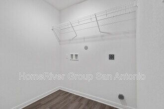 7315 Sharma Vly in San Antonio, TX - Building Photo - Building Photo