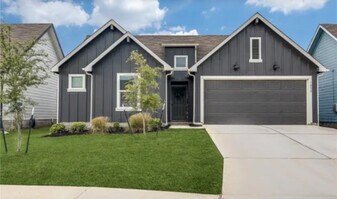 1032 Marvin Way in Seguin, TX - Building Photo
