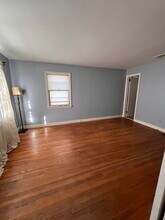 72 Carlton St in Edison, NJ - Building Photo - Building Photo