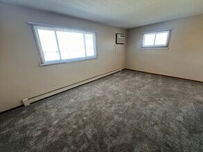 2216 18 1/2 Ave NW, Unit 1 in Rochester, MN - Building Photo - Building Photo