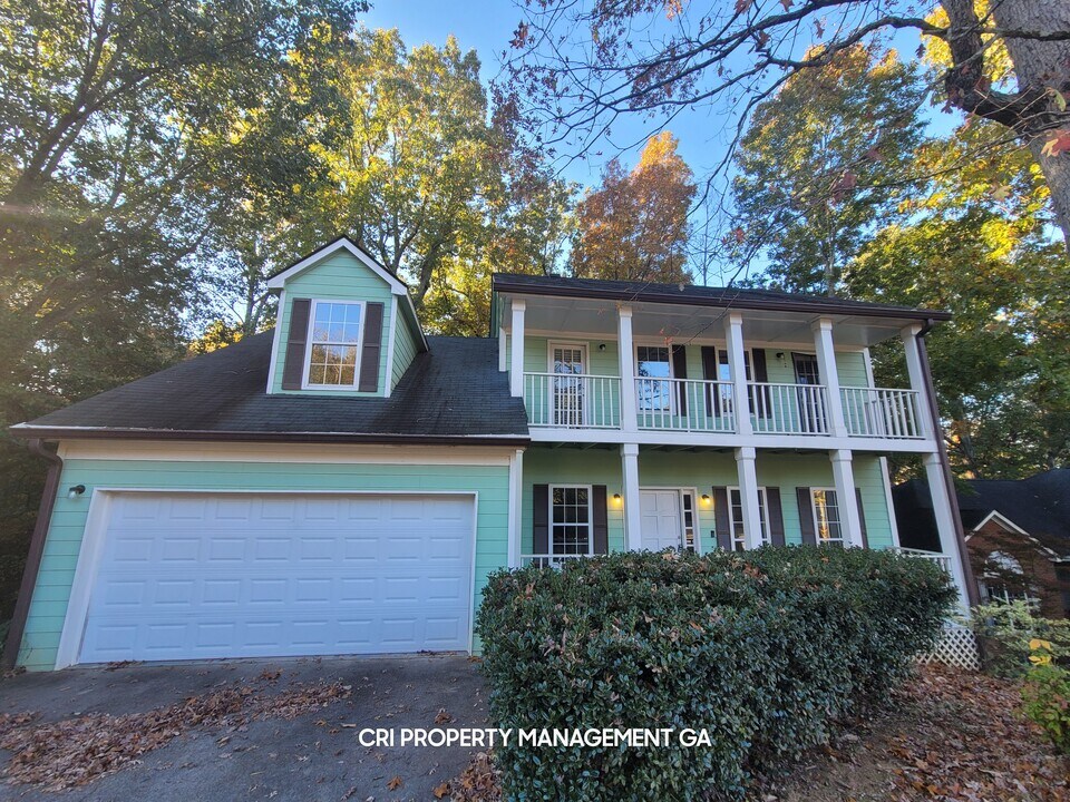 1940 Stone Forest Dr in Lawrenceville, GA - Building Photo