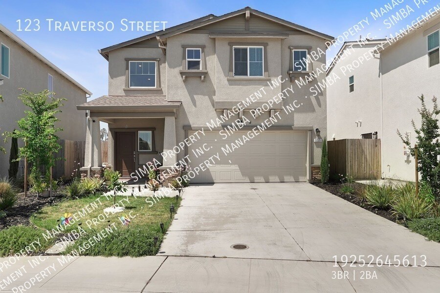123 Traverso St. in Manteca, CA - Building Photo