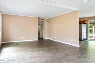 8216 Afterglow Dr in Louisville, KY - Building Photo - Building Photo