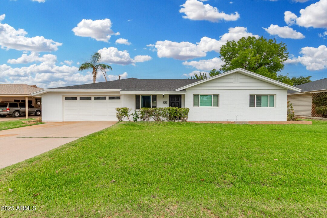 3726 E Weldon Ave in Phoenix, AZ - Building Photo
