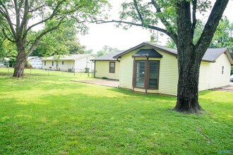 3808 Timbercrest Dr NW in Huntsville, AL - Foto de edificio - Building Photo