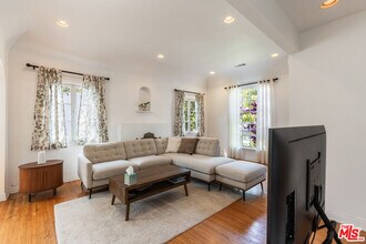 2310 Manning Ave in Los Angeles, CA - Building Photo - Building Photo