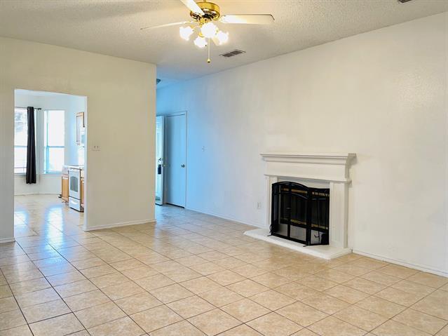 4337 Park Creek Cir N in Fort Worth, TX - Building Photo - Building Photo