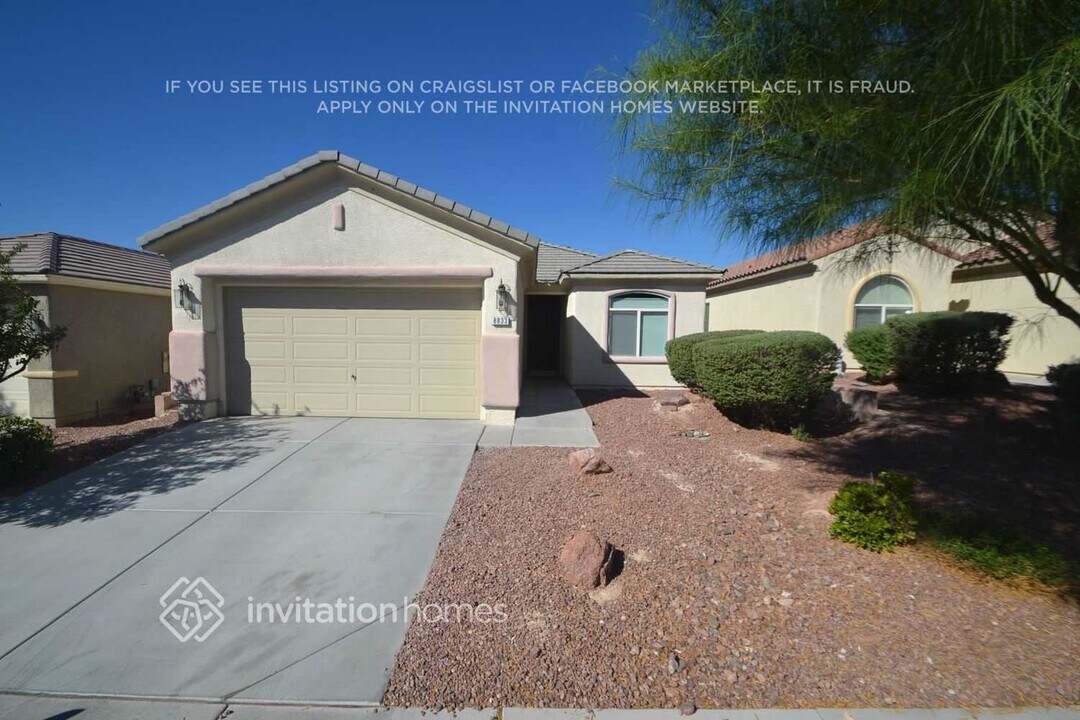 8833 Lauderhill St in Las Vegas, NV - Building Photo