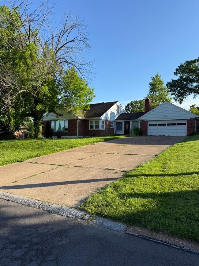 property at 25 Shepley Dr