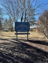 23 College St in Clinton, CT - Building Photo