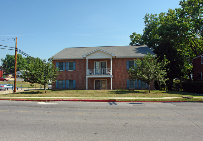 200 E Baltimore St in Hagerstown, MD - Foto de edificio - Building Photo