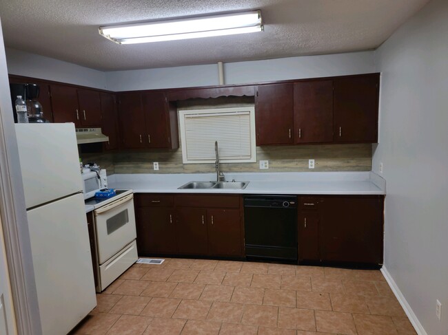 304 Everglades Blvd, Unit 304 Everglades