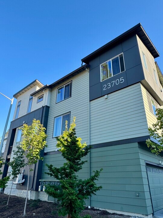 23705 8th Dr SE, Unit A in Bothell, WA - Foto de edificio