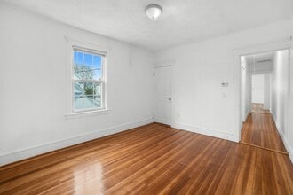 276 Fayette St in Quincy, MA - Building Photo - Building Photo