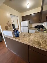 1030 SE Main St in Roseburg, OR - Building Photo - Building Photo