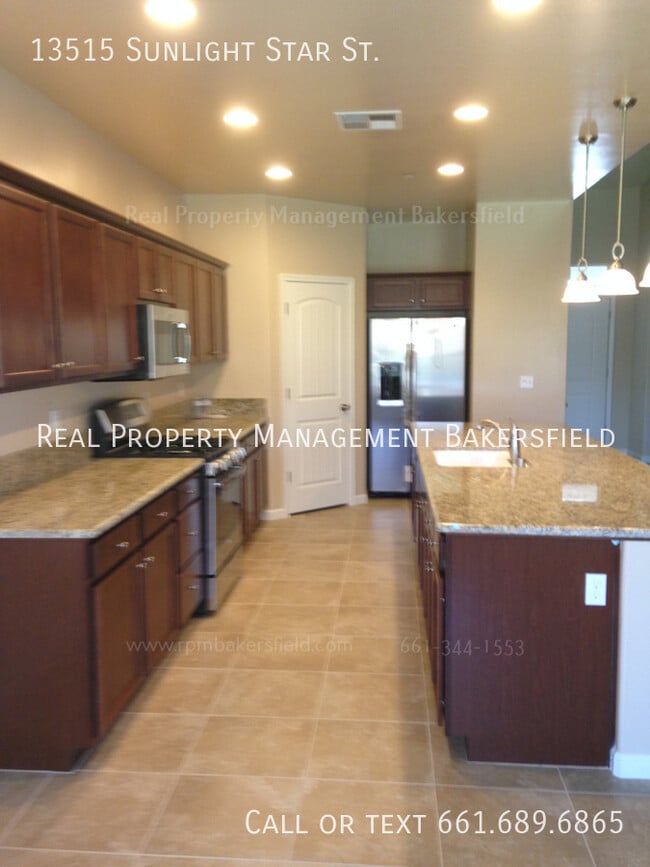 13515 Sunlight Star St in Bakersfield, CA - Building Photo - Building Photo