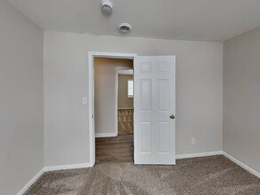 335 Dartmouth Dr SW in Atlanta, GA - Foto de edificio - Building Photo