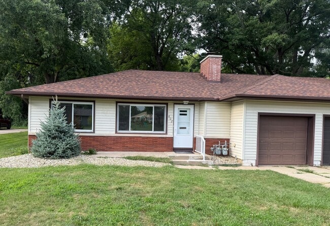 property at 802 Crestview Dr