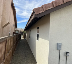 9219 Canyon View Ave in Hesperia, CA - Building Photo - Building Photo