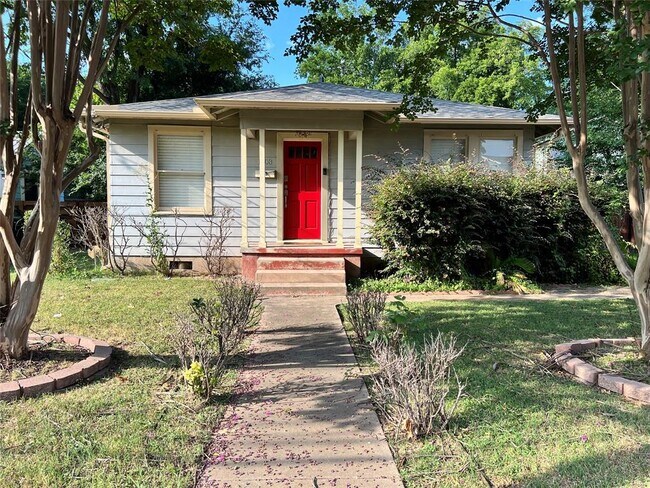 property at 1008 E 38th 1/2 St