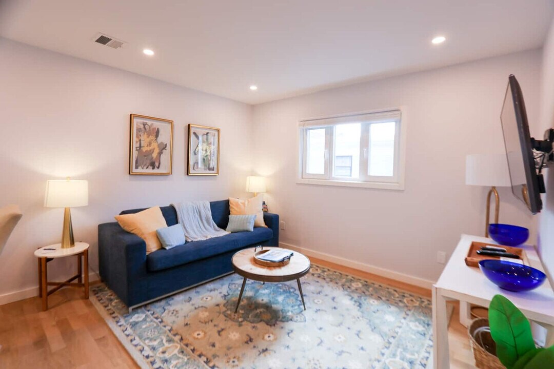 75 Thorndike St in Cambridge, MA - Building Photo