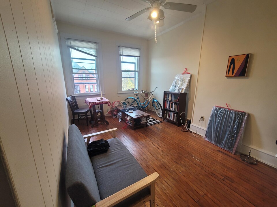 2903 N Calvert St, Unit 3F in Baltimore, MD - Building Photo