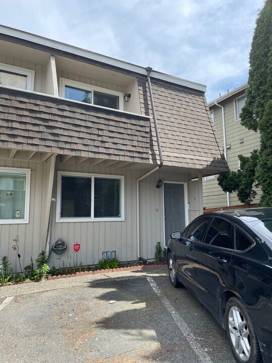 227 Dorn Ave, Unit 4 in Everett, WA - Building Photo