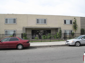 14815-14817 Chadron Ave in Gardena, CA - Building Photo - Building Photo