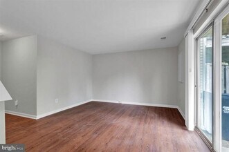 1947 Winslow Ct in Woodbridge, VA - Building Photo - Building Photo