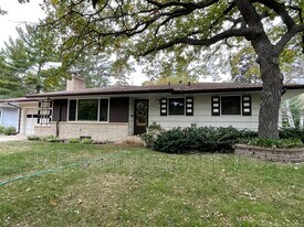 6240 Jupiter Rd NE in Fridley, MN - Building Photo