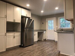 108 Oak Trail in Belmont, NC - Building Photo - Building Photo